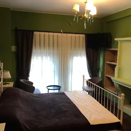 Avlulukonak Ayvalik Bed & Breakfast *